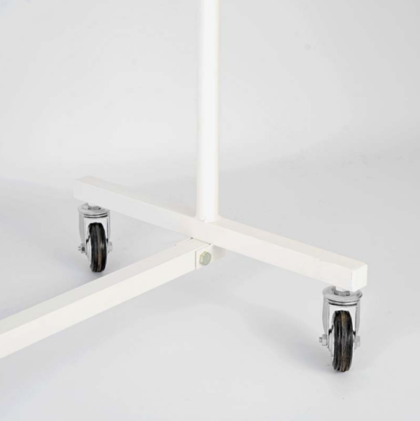 rejl-dlya-odezhdy-na-kolesah-dva-yarusa-l-1450-2100mm-cvet-belyj-h-1100-1800mm_01