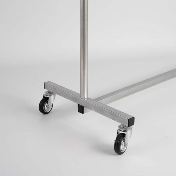 rejl-dlya-odezhdy-na-kolesah-veshalo-cvet-seryj-st311-03