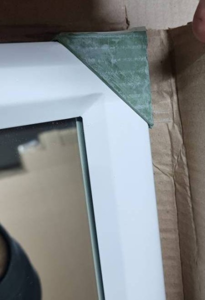 настенное-зеркало-в-раме-белой-1605х570мм-ОМS.001W_02