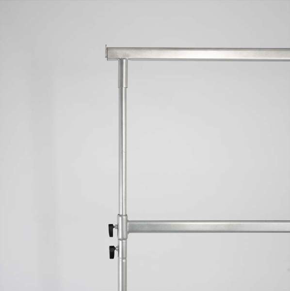 rejl-veshalka-stojka-na-kolesah-dva-yarusa-napol'naya-cvet-seryj-04