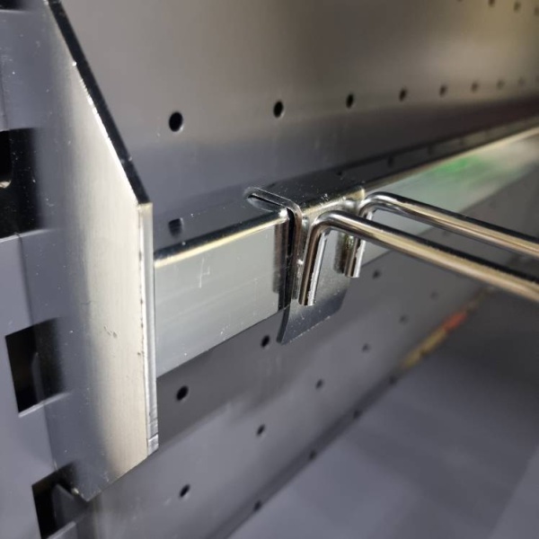 kryuchok-dvojnoj-150mm-na-pryamougolnuyu-trubu-30h15mm-hdpa301_03