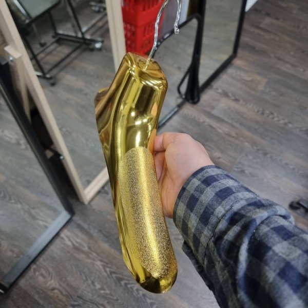 вешалка-для-одежды-объемная-золото-AM181G_02