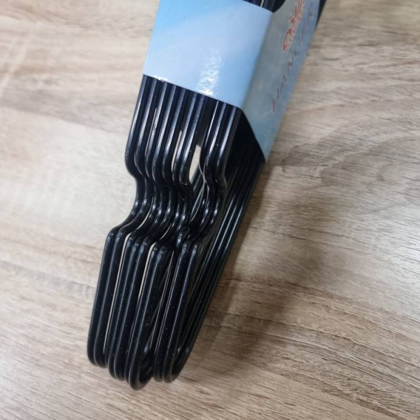 veshalka-detskaya-obrezinennaya-chernaya-300mm-A01B-03