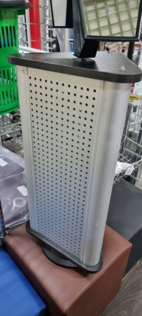 Stojka_dlya_bizhuterii_nastolnaya_01