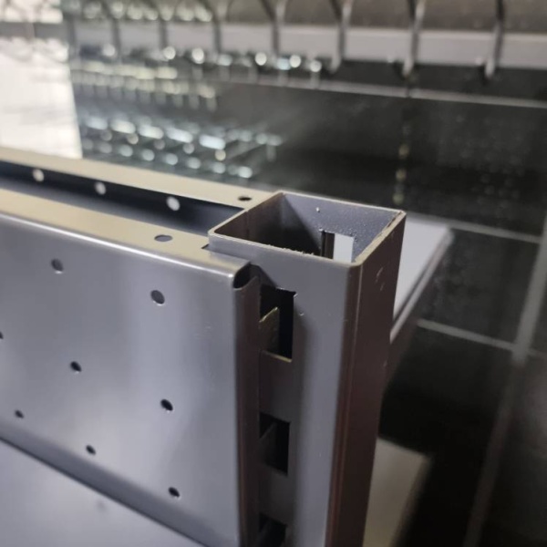 stojka-stellazha-torgovogo-ostrovnogo-vysota-2150mm-baza-500mm_03