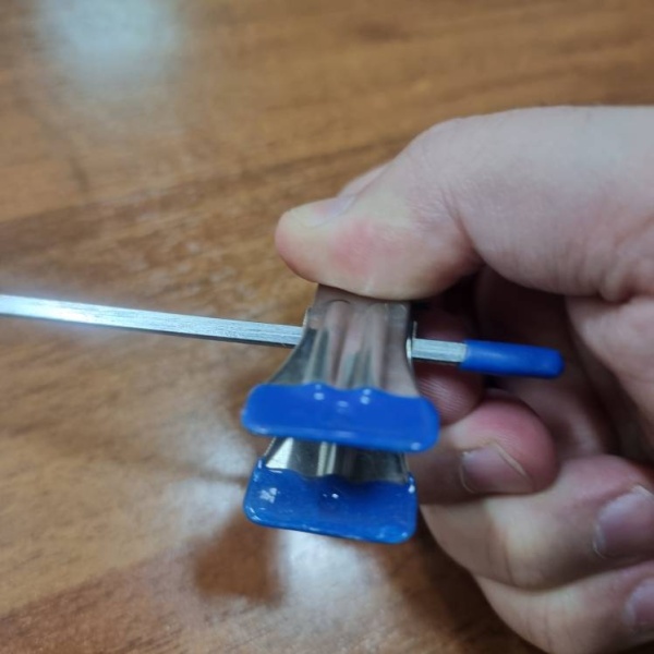 veshalka-bryuchnaya-s-zazhimami-350mm-8874_03