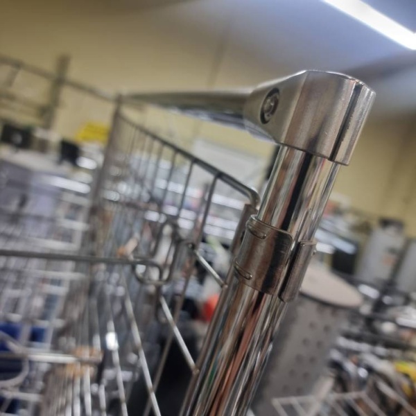 решетка-на-ножках-2000х1000мм-цвет-хром-03