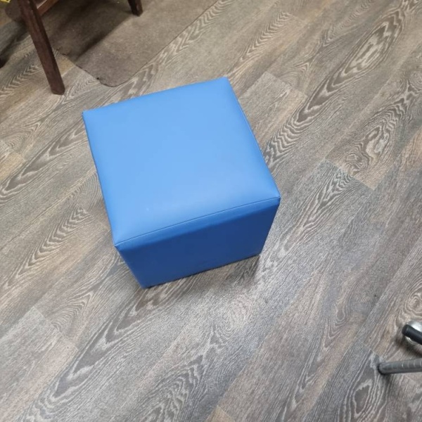 pufik-kvadratnyj-sinij-360h360mm_03