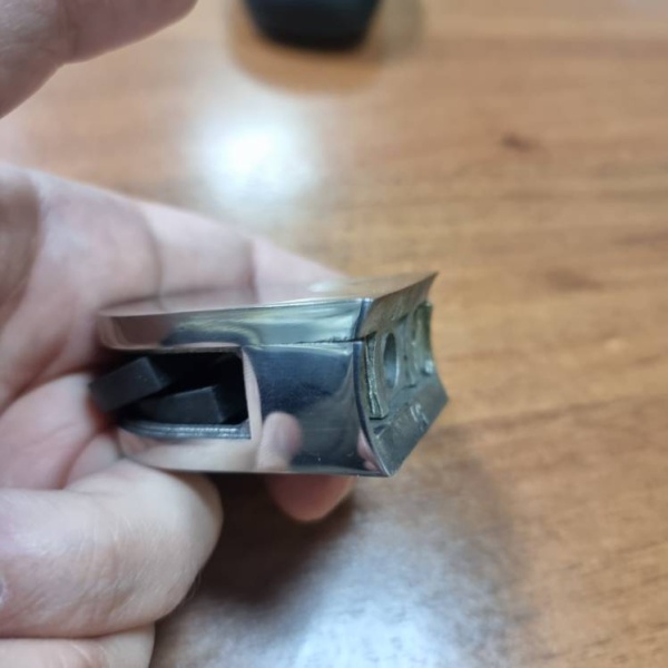 derzhatel'_dlya_stekla_k_trube_04