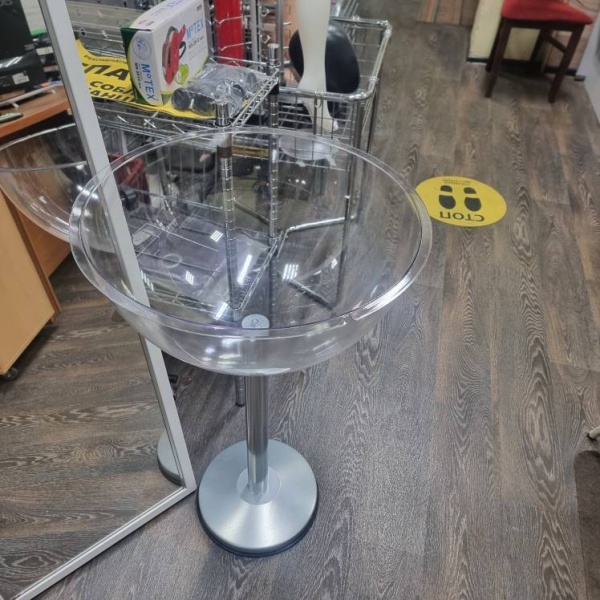 nakopitel'-na-osnovanii-s-chashami-SKR-01