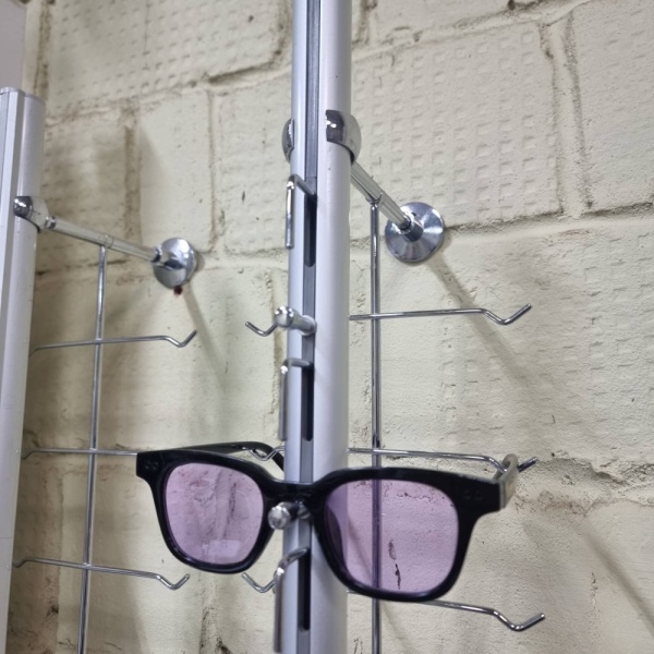 ctojka_dlya_ochkov_s_zamkom_HG14_00