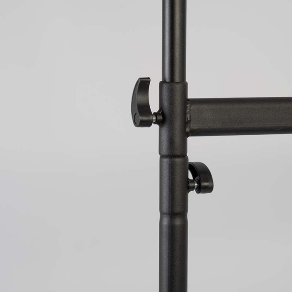 rejl-dlya-odezhdy-na-kolesah-veshalo-cvet-chernyj-st311-02