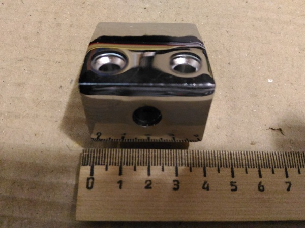 Derzhatel-paneli-ili-stekla-k-stene5