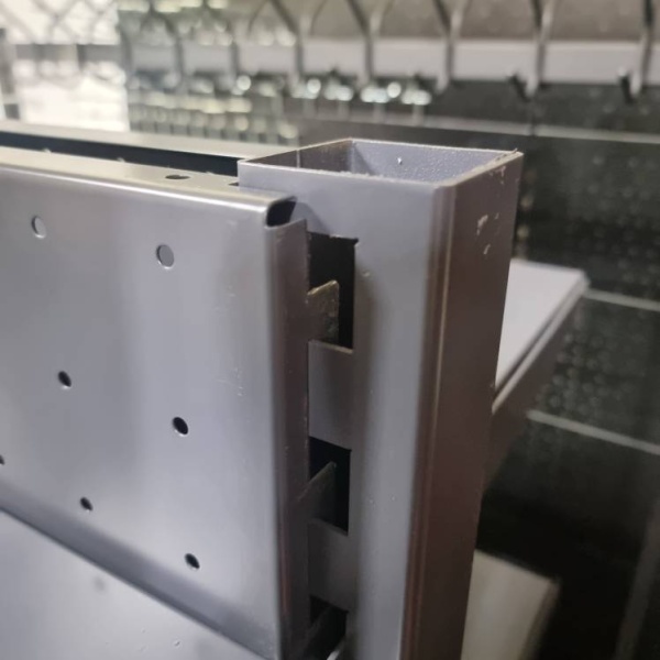 stojka-stellazha-torgovogo-ostrovnogo-vysota-2150mm-baza-500mm_04