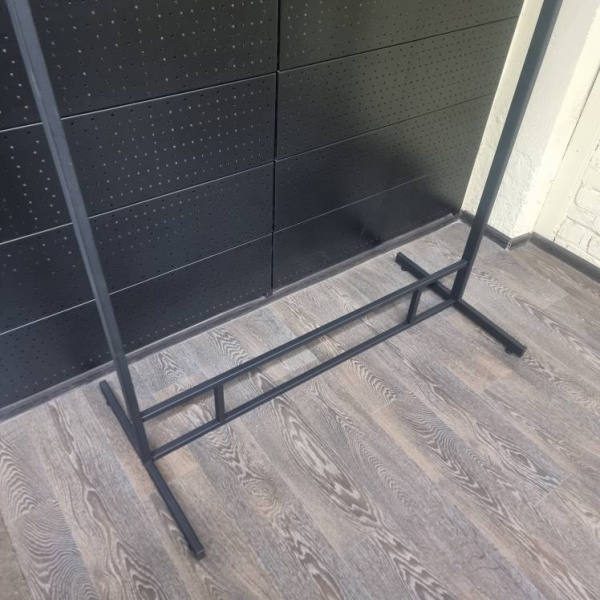 veshalka-garderobnaya-kr-12lm-na-20-person-na-kolesah-chernaya_03