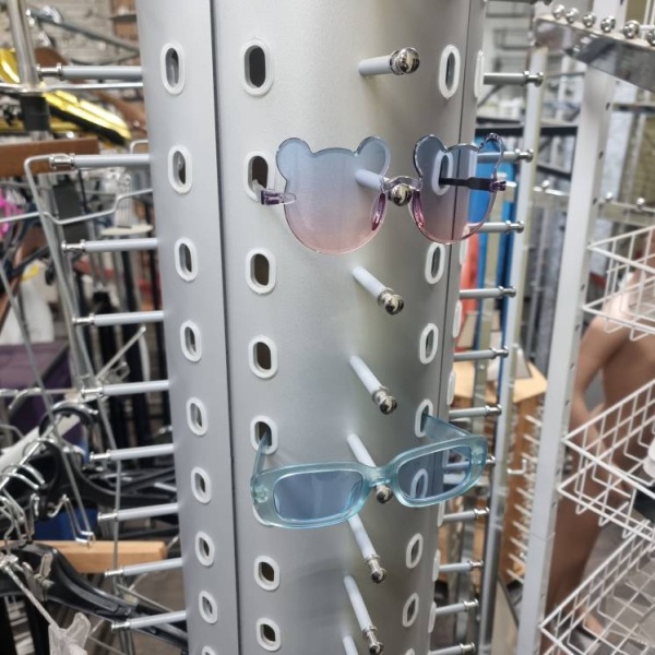 stojka-dlya-ochkov-s-zerkalami-vmestimost-95sht-h-1860mm-y606_02