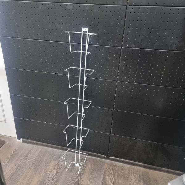 displej-dlya-kolgot-nastennyj-na-5-karmanov-vysota-120sm-d5k_03