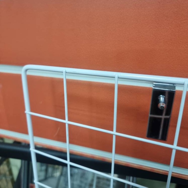 решетка-торговая-белая-размер1500х700мм-ST02T_02