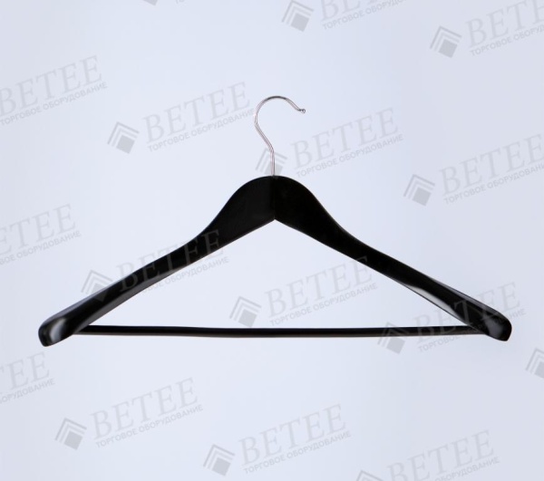 veshalka_iz_dereva_dlya_odezhdy_01