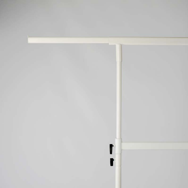 veshalka-stojka-na-kolesah-dva-yarusa-napol'naya-cvet-belyj-01