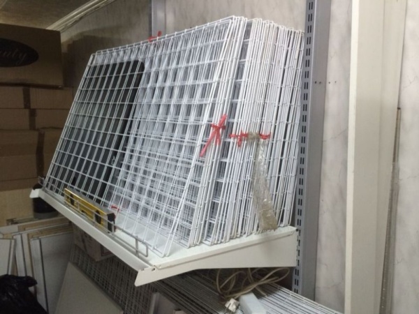 reshetka-torgovaya-belaya-razmer-1500h700mm-st02_03