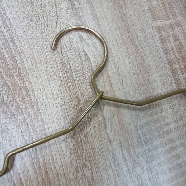 вешалка-для-купальников-золото-02