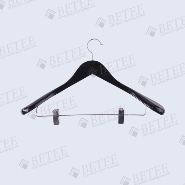 derevyannaya-veshalka-plechiki-obemnaya-s-zazhimami-20059249-01