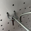 kryuchki-s-cennikoderzhatelem-dlya-perforacii-cink-shag25-dlina-100mm-d-5mm-cennik_04