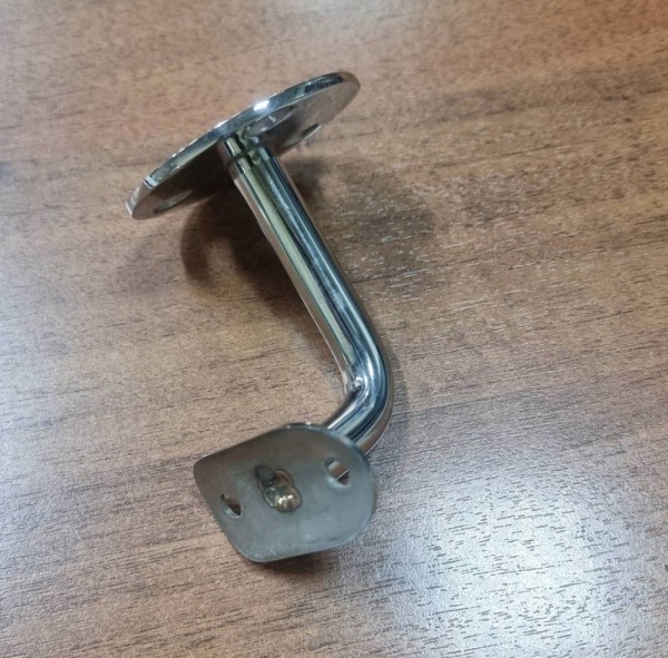 kreplenie-dlya-kruglogo-poruchnya-50mm-svarnoj-K010-01