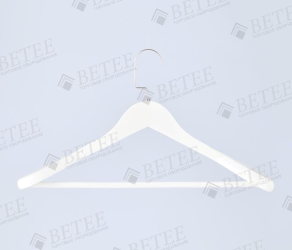 veshalka-iz-dereva-dlya-odezhdy-belaya-01