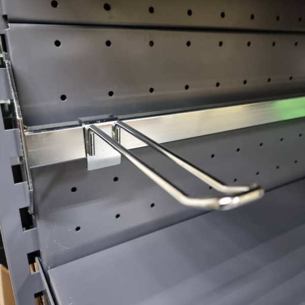 kryuchok-dvojnoj-150mm-na-pryamougolnuyu-trubu-30h15mm-hdpa301_01