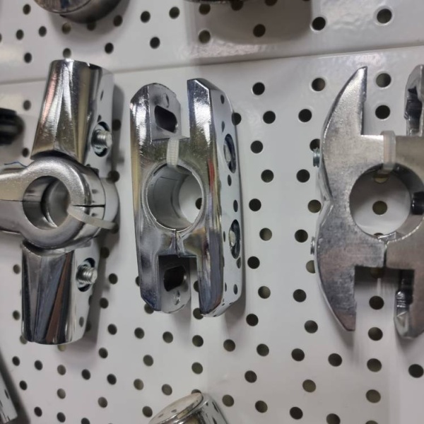 krepezh_dvuhstoronnij_dlya_krepleniya_paneli_k_trube_25mm_JR55_01