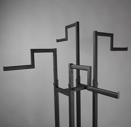 veshalo-s-kryuchkami