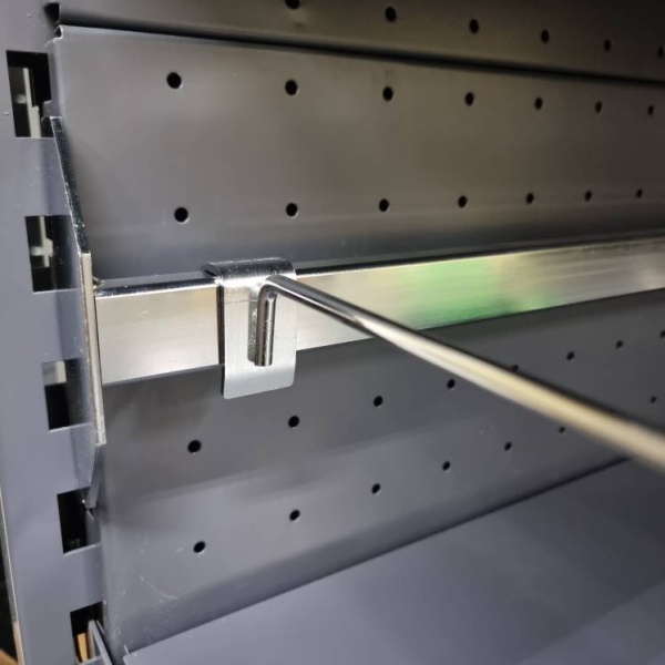 kryuchok-odinarnyj-l-200mm-dlya-pryamougolnoj-truby-15-30mm-hp292_01