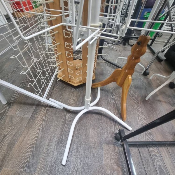 стойка-вращающаяся-для-колгот-20-карманов-180х45х44см-В4Д5К-03