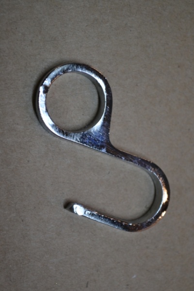 kryuchok_S_k_trube_16mm_hrom_S004.CR_01