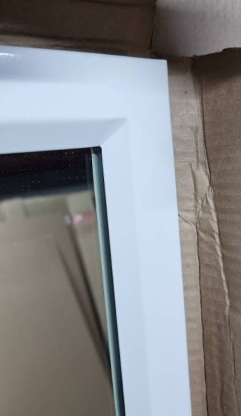 настенное-зеркало-в-раме-белой-1605х570мм-ОМS.001W_03