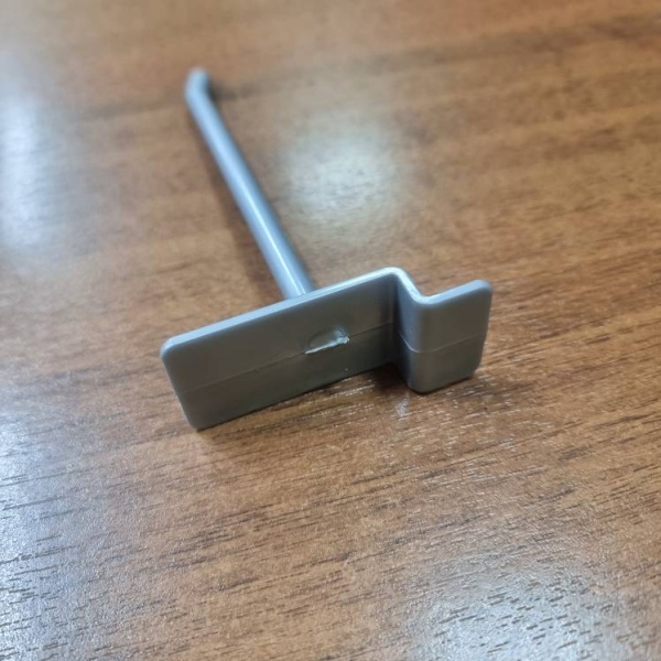 kryuchok-dlya-ekonompanelej-plastikovyj-metallik-100mm-d-5mm_03