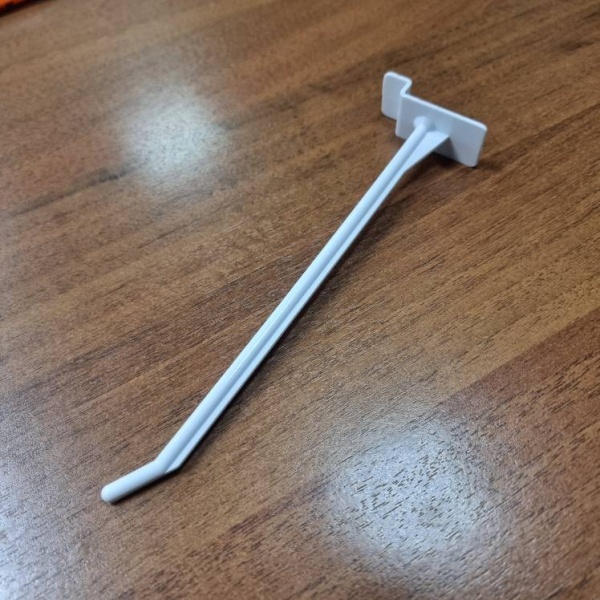 kryuchok-dlya-ekonompanelej-plastikovyj-belyj-200mm-d-5mm_02