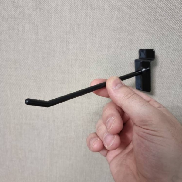 kryuchok-dlya-ekonompanelej-plastikovyj-chernyj-150mm-d-6mm-art-ssp-150-6b_01