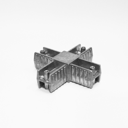 soedinitel-chetyreh-trub-25x25mm-h-obraznyj-pr005al