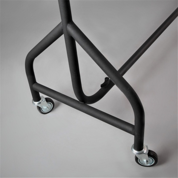 veshalka-stojka-dlya-verhnej-odezhdy-na-kolesah-cvet-chernyj-h-1420-2250mm_01