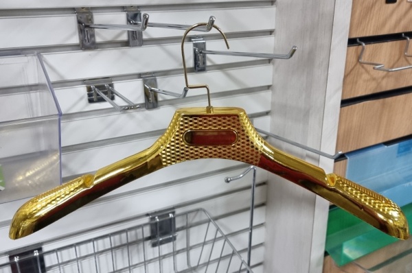 veshalka_dlya_odezhdy_zolotaya_460mm_01